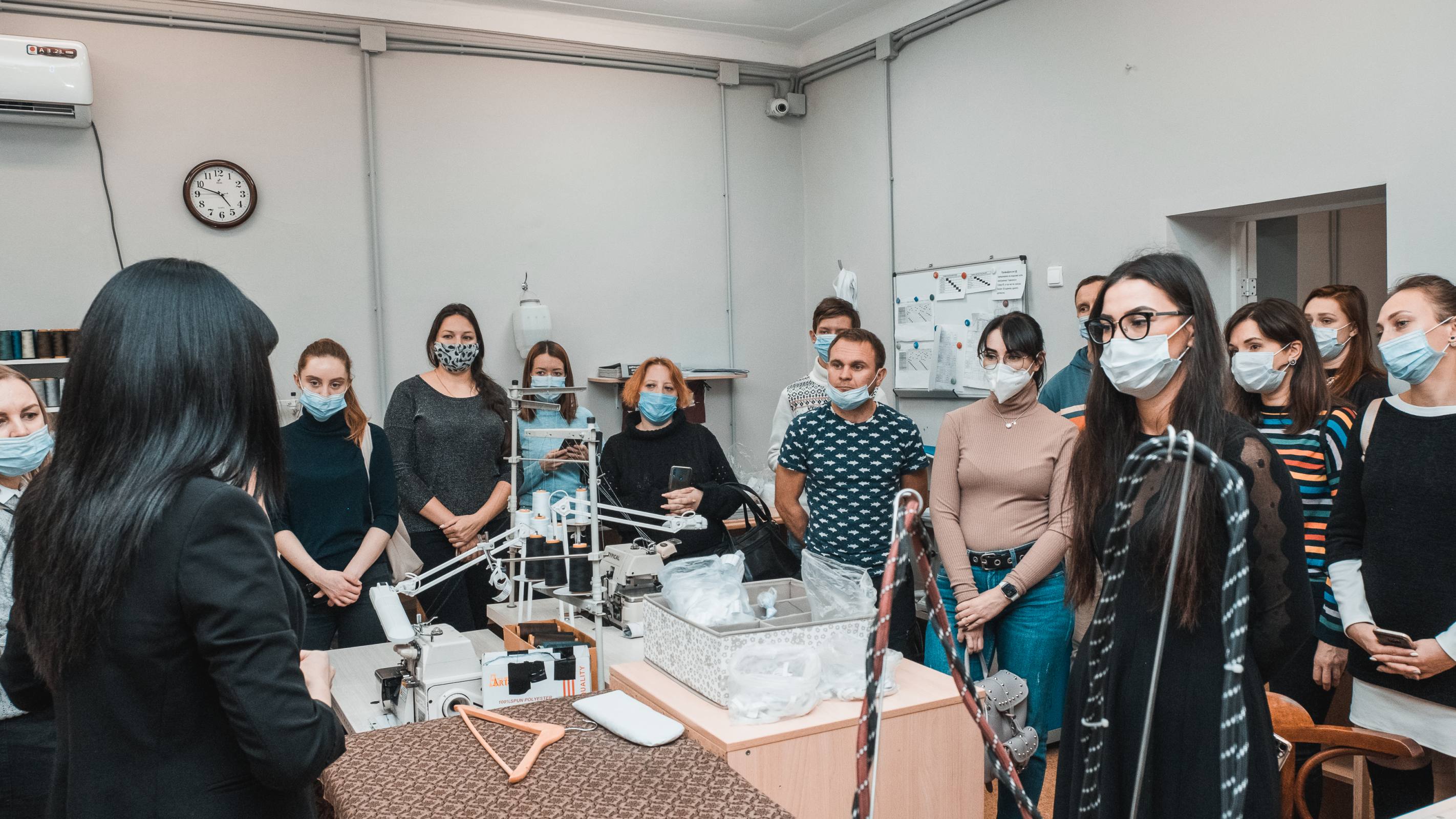 Участники акселератора «PROбизнес» побывали на экскурсии по швейной фабрике PROFI DRESS