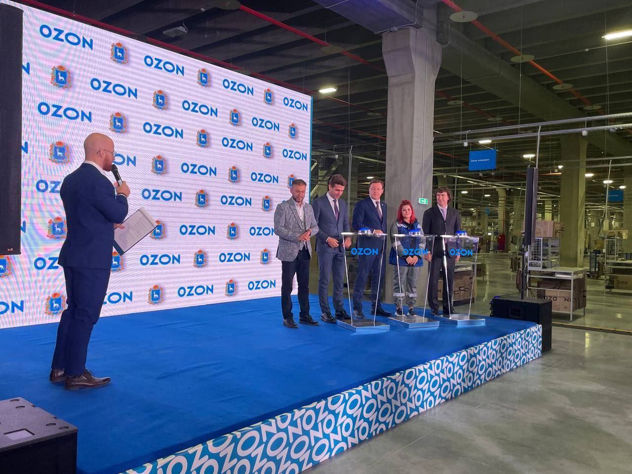 «Не на рейтинги мы работаем, а для людей. И результаты есть»: Дмитрий Азаров высоко оценил работу минэкономразвития региона по привлечению инвесторов