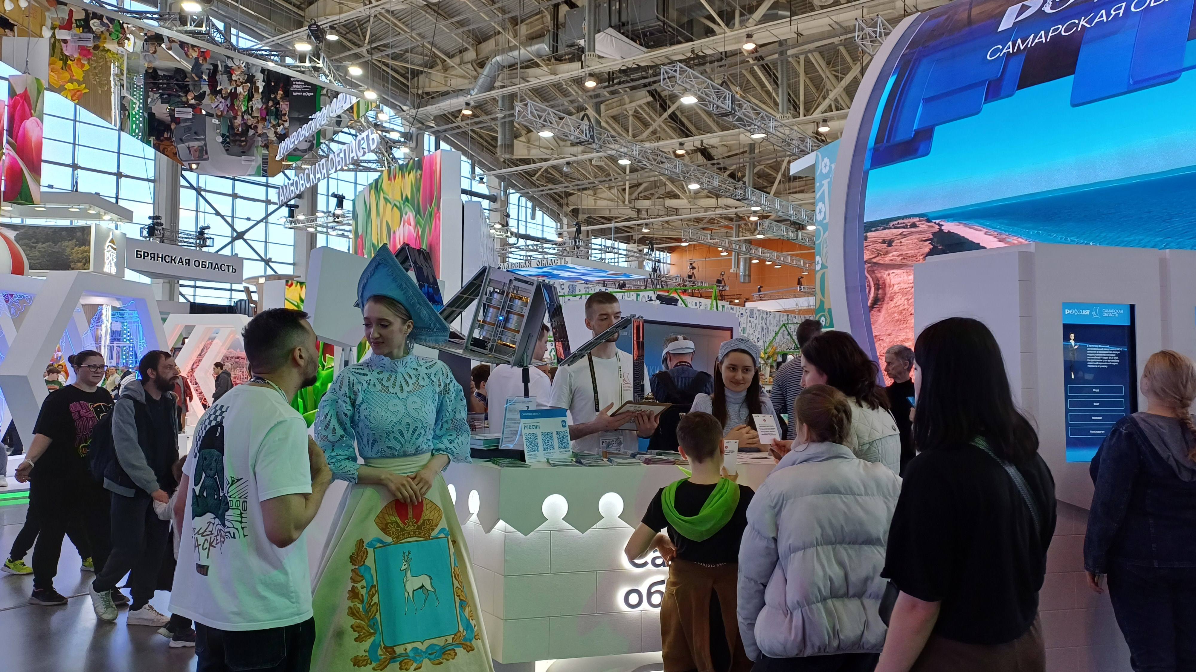 Посетители выставки «Россия» познакомились бизнес-возможностями и предпринимательскими достижениями Самарской области
